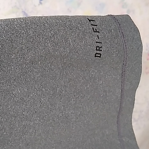 Nike Pro Dri-Fit grey v-neck workout, athletic short sleeve t-shirt. Size small - Picture 6 of 7